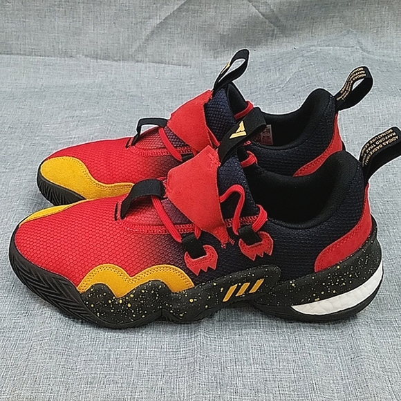 EUC Adidas Trae Young Atlanta Hawks Men Basketball red black sneakers SZ 10 main image 7